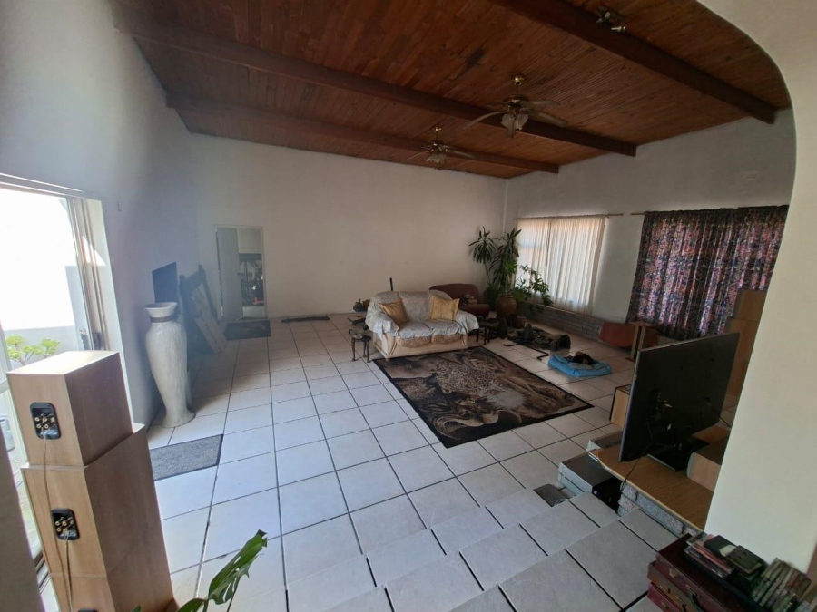 3 Bedroom Property for Sale in Mabille Park Western Cape